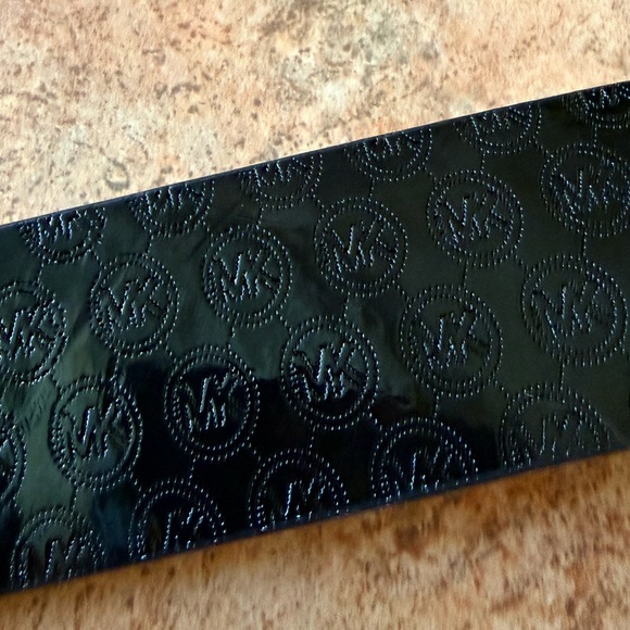 Michael Kors MK Logo Belt Black Patent Monogram Silver Hardware Sz Medium - Picture 5 of 7